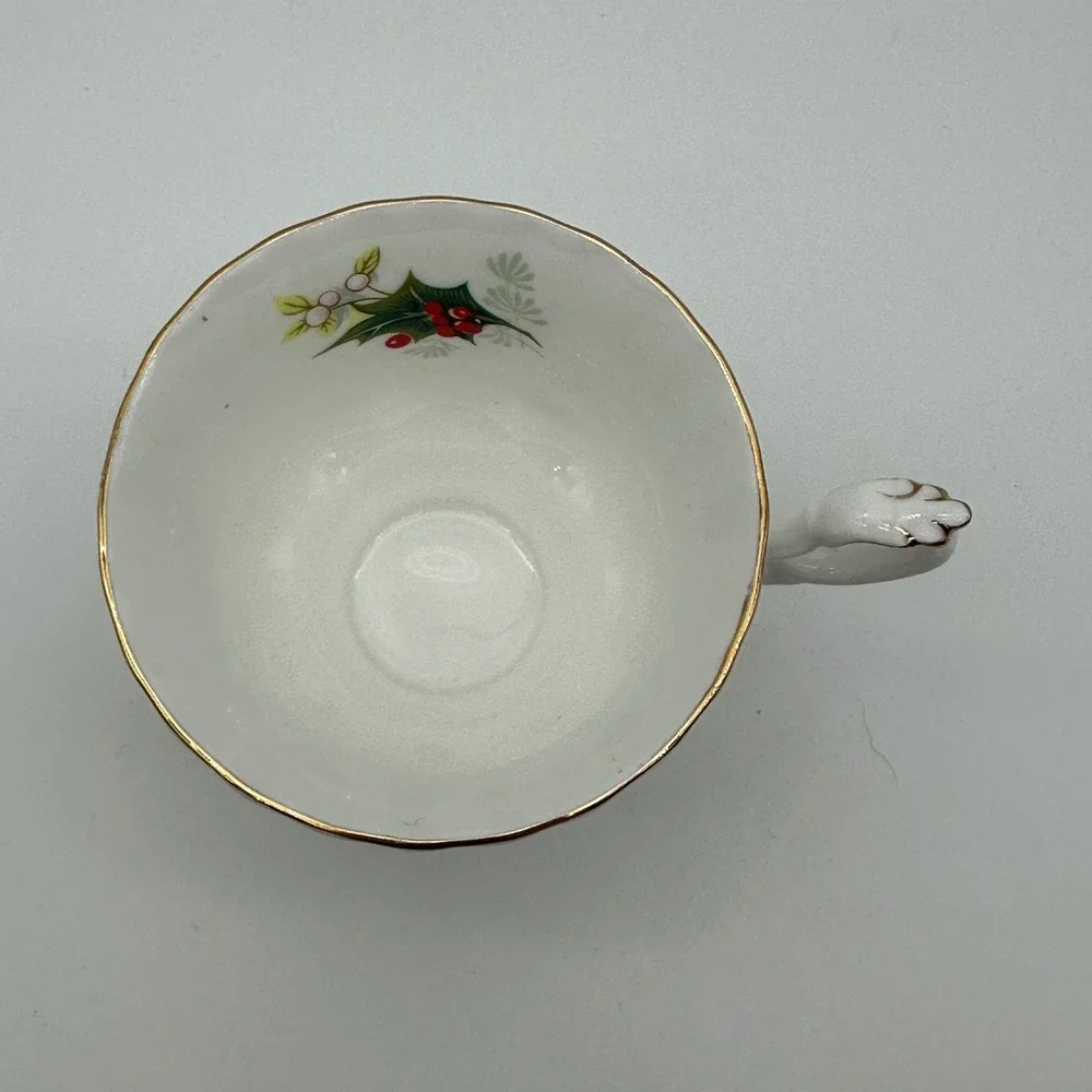 Royal Albert Yuletide Tea Cup Saucer Set Bone China England Poinsettia Christmas